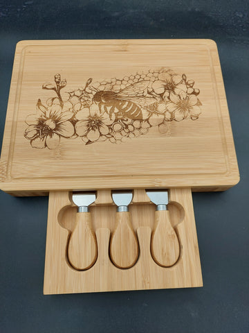 Cheese Board - Honey comb - Rectangular with knife set.